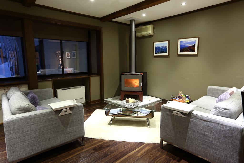Snowlines Lodge Hakuba Exterior photo